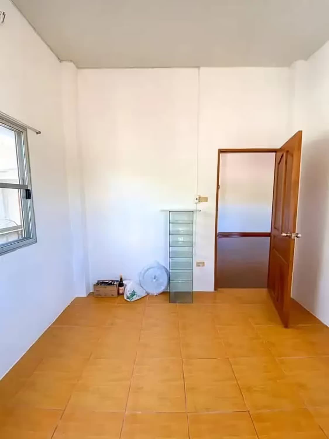 2 Bedroom House - Image 14