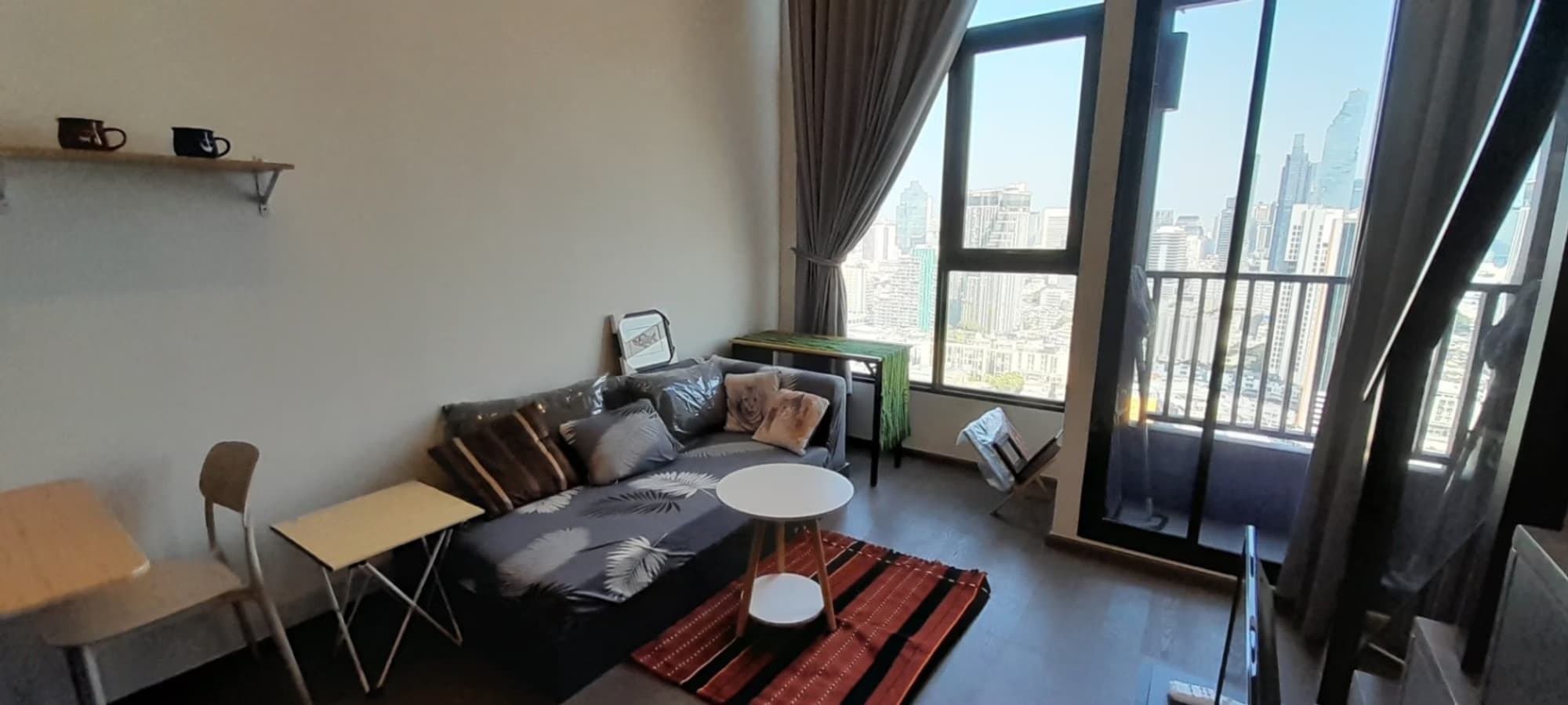 1 Bed Condo for Rent in Bang Rak - Image 2