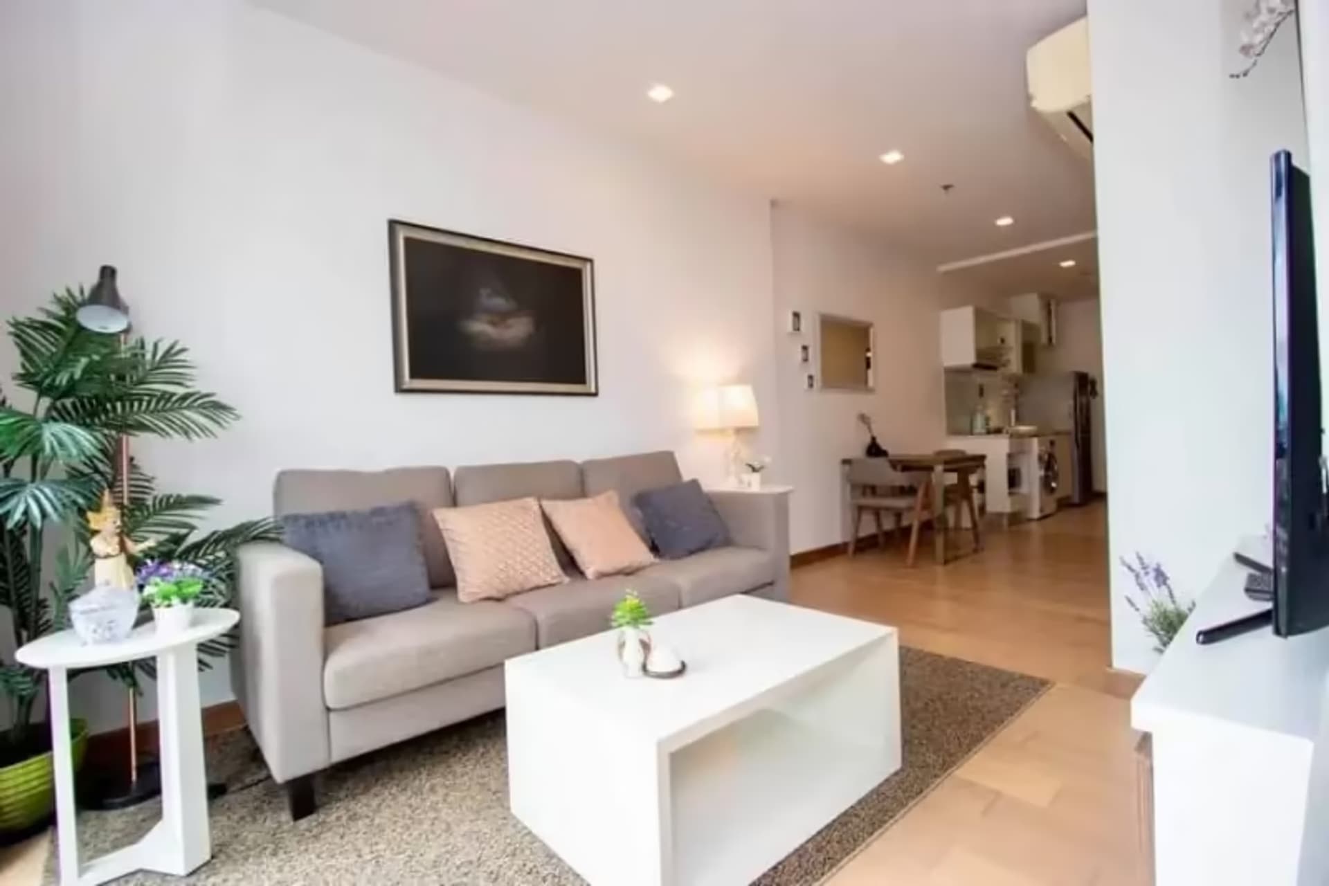 1 Bedroom Condo - Image 1