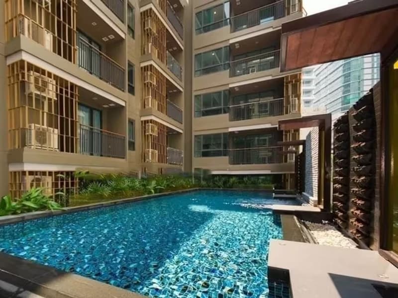 1 Bedroom Condo