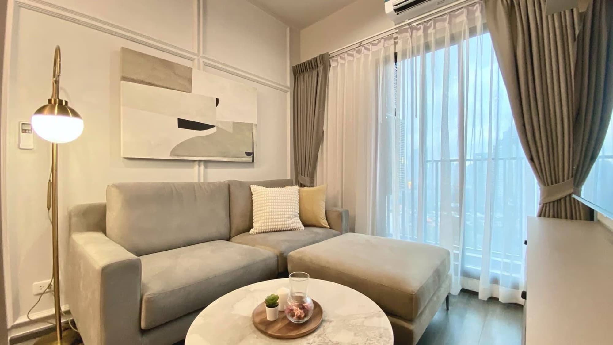 2 Bed Condo for Rent and Sale in Khlong Toei - Image 1
