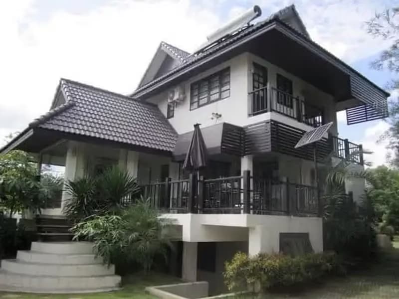 7 Bedroom House
