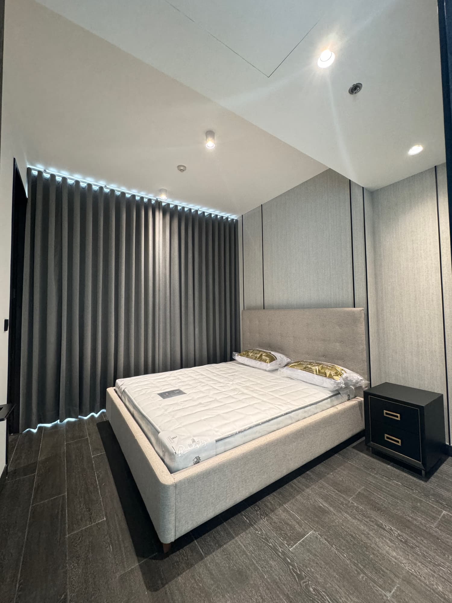 2 Bed Condo for Rent and Sale in Bang Rak - Image 5
