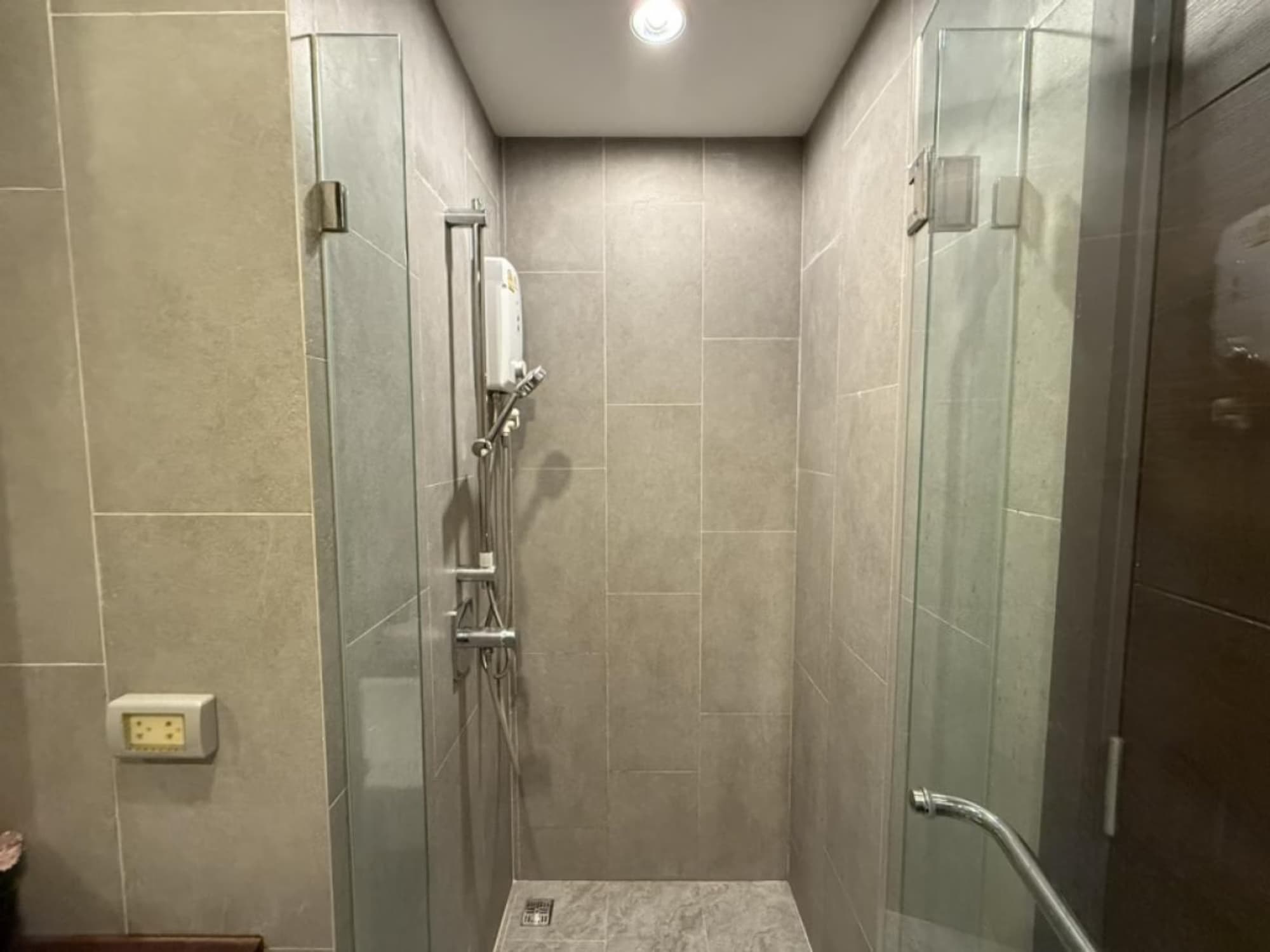 1 Bed Condo for Rent in Watthana - Image 6