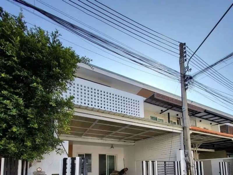 3 Bed Townhouse for Rent in Mueang Chiang Mai