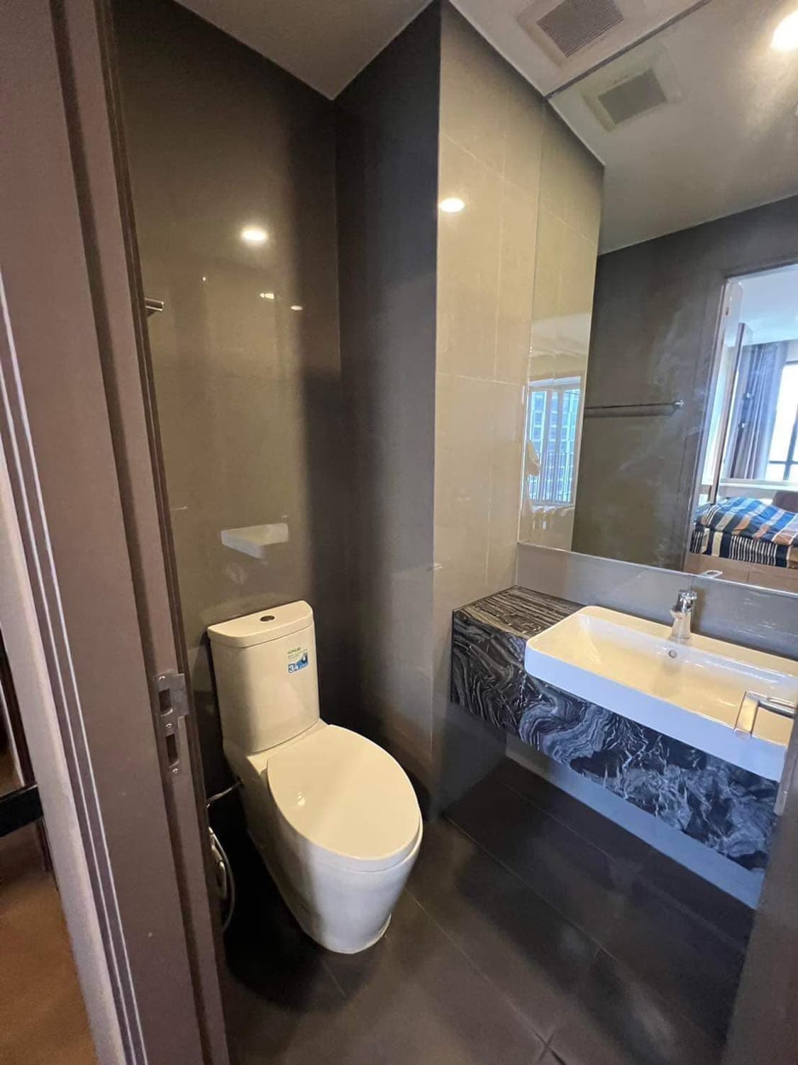 1 Bed Condo for Rent in Bang Rak - Image 7