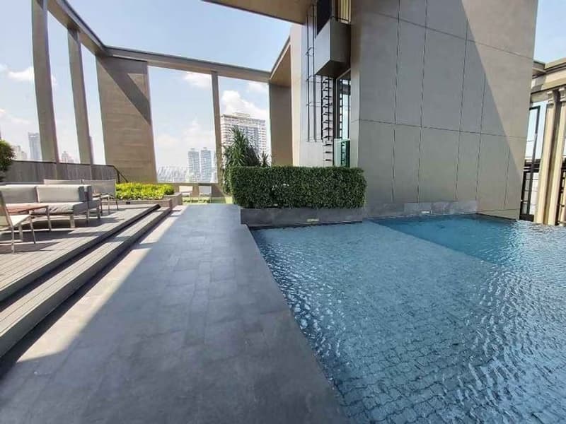 Condo for Rent at The Crest Sukhumvit 34