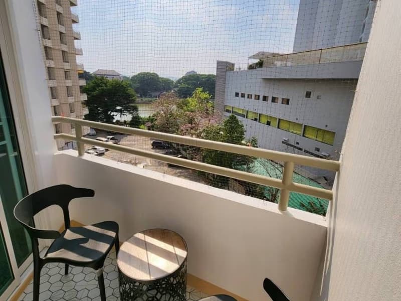 Condo for Sale at Riverside Condo