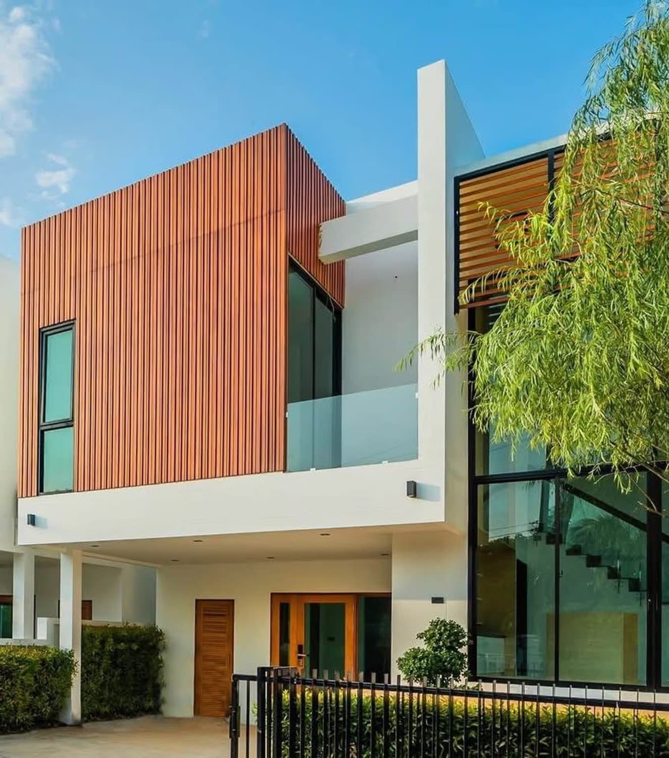 2 Bed Townhouse for Rent in San Sai - Image 1