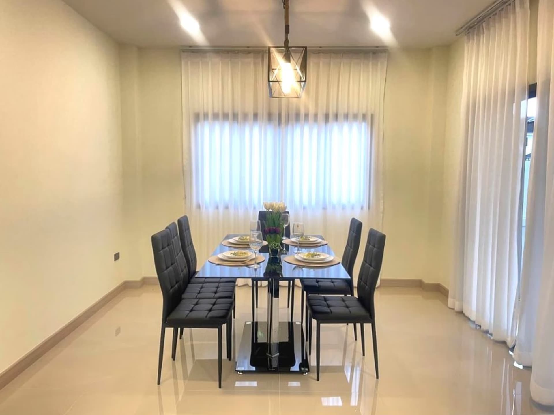 4 Bed House for Sale in undefined - Image 3