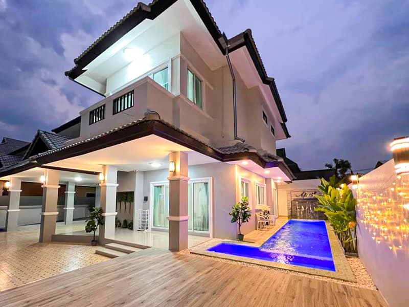 4 Bed House for Rent in Mueang Chiang Mai