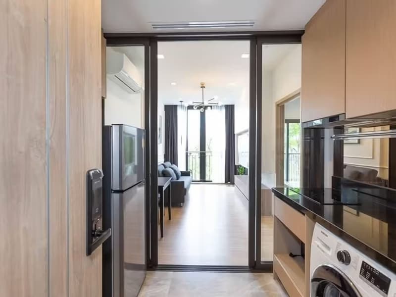 1 Bedroom Condo