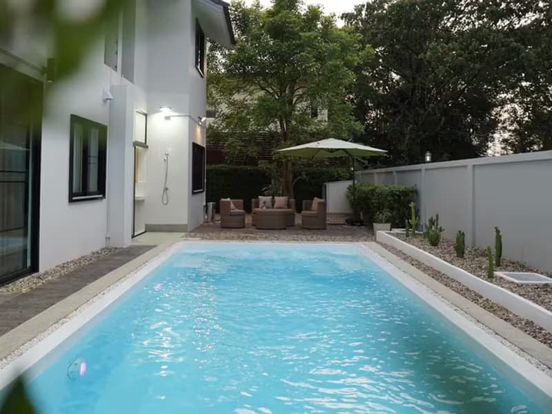 Nordic Pool Villa