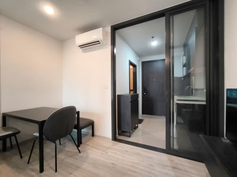 1 Bed Condo for Rent in Huai Khwang