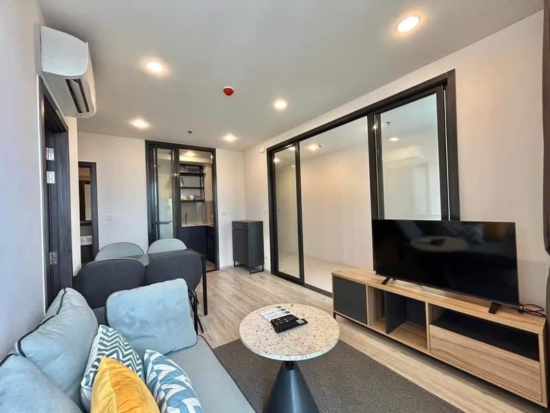 2 Bed Condo for Rent in Huai Khwang