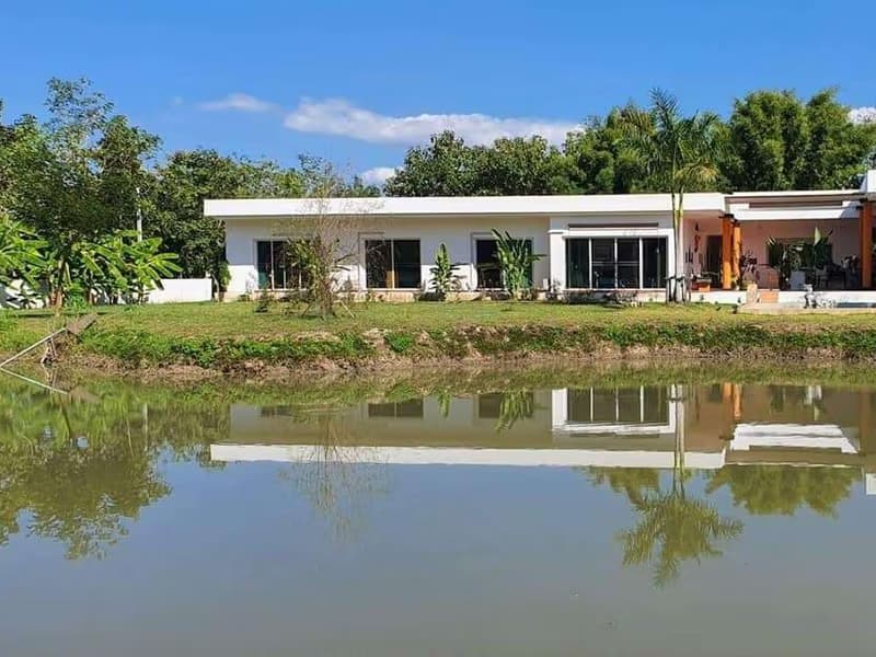 6 Bedroom House
