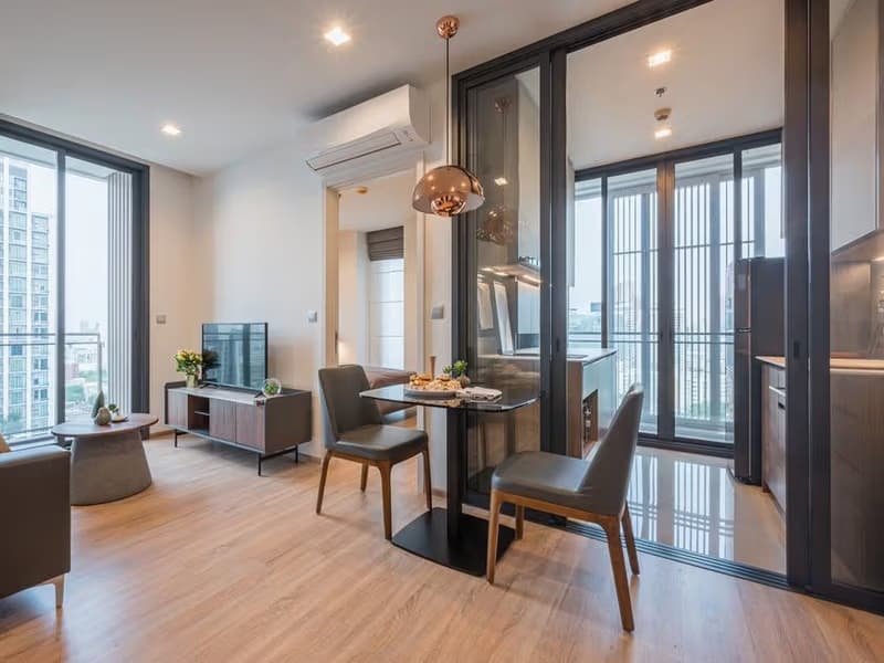 2 Bed Condo for Rent in Phaya Thai