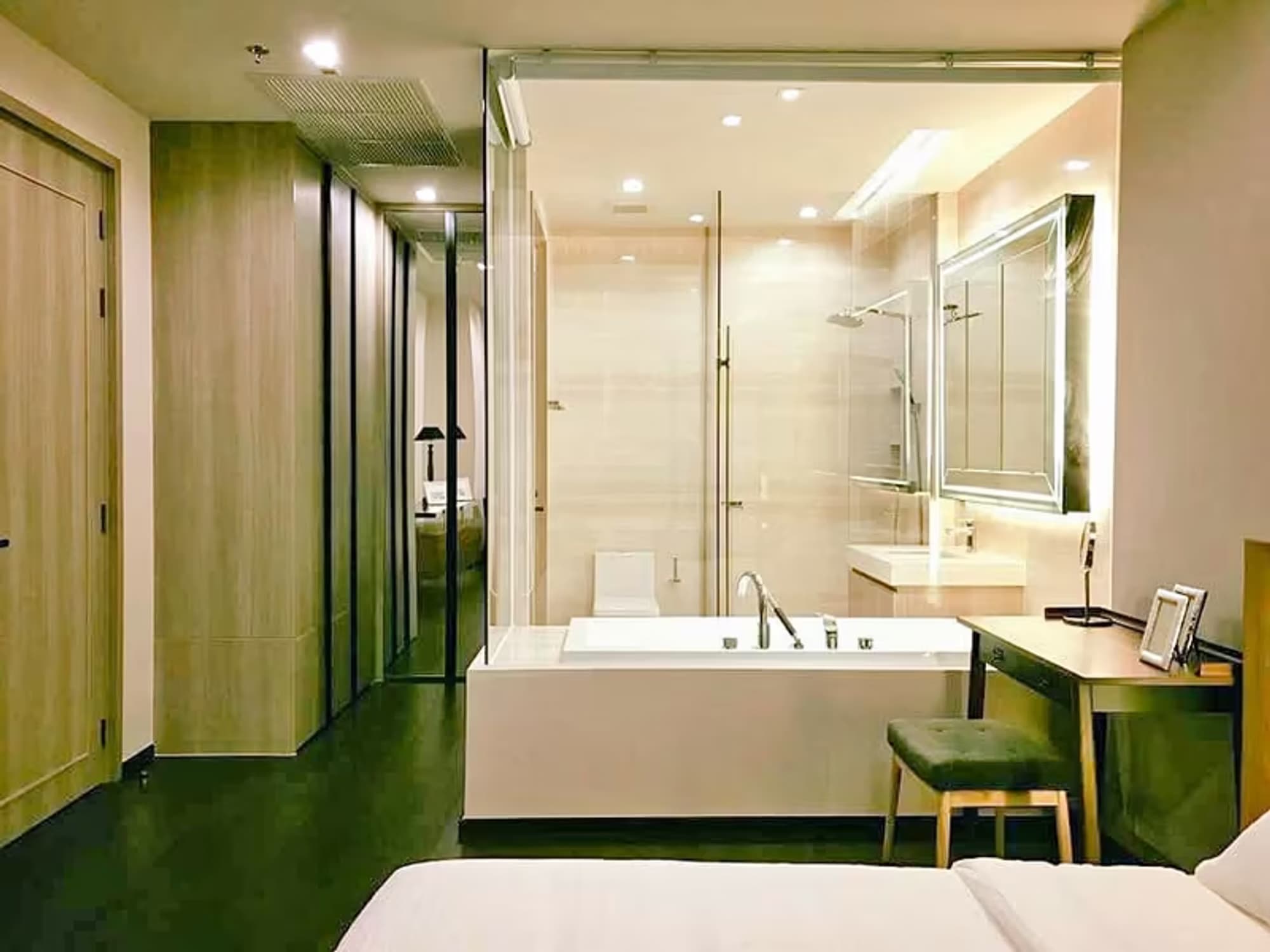 THE XXXIX Condo - Image 6