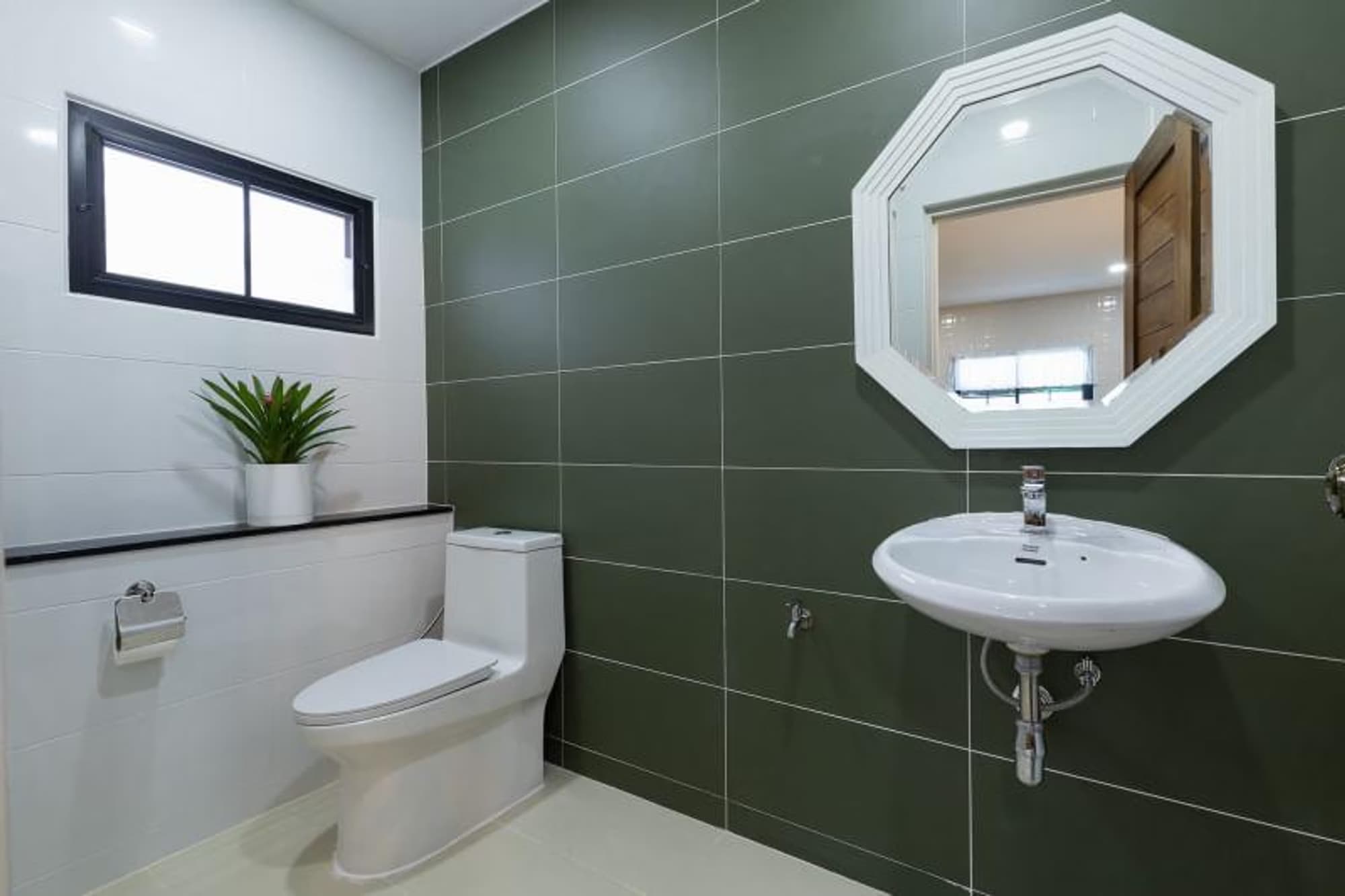 3 Bed House for Rent and Sale in San Kamphaeng - Image 11