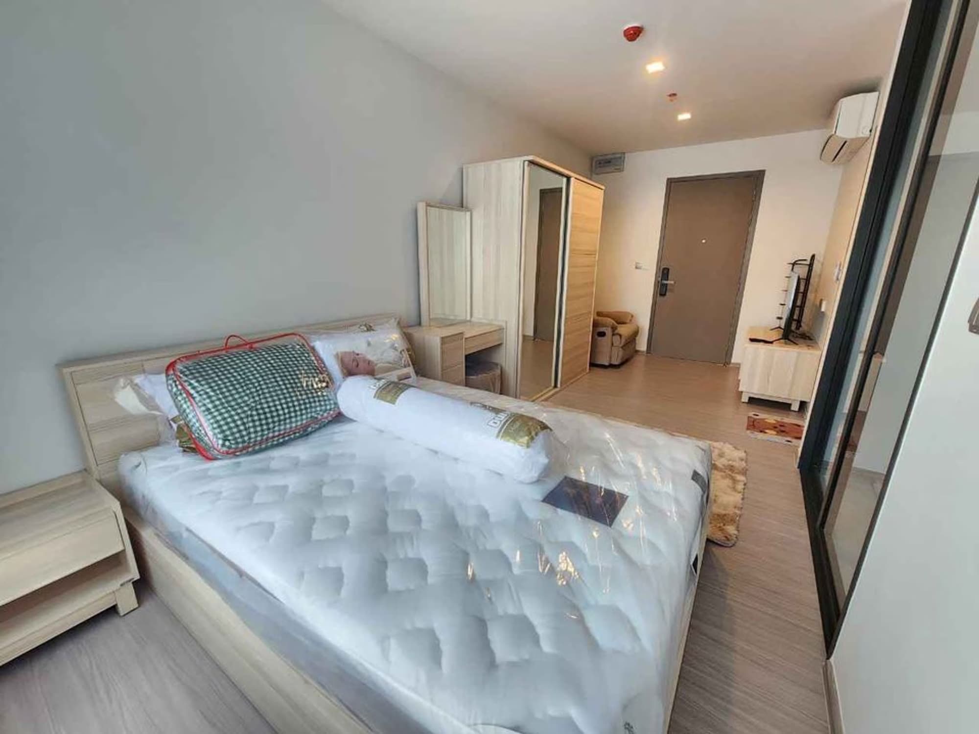 1 Bed Condo for Rent  Near Phetchaburi MRT - Image 1