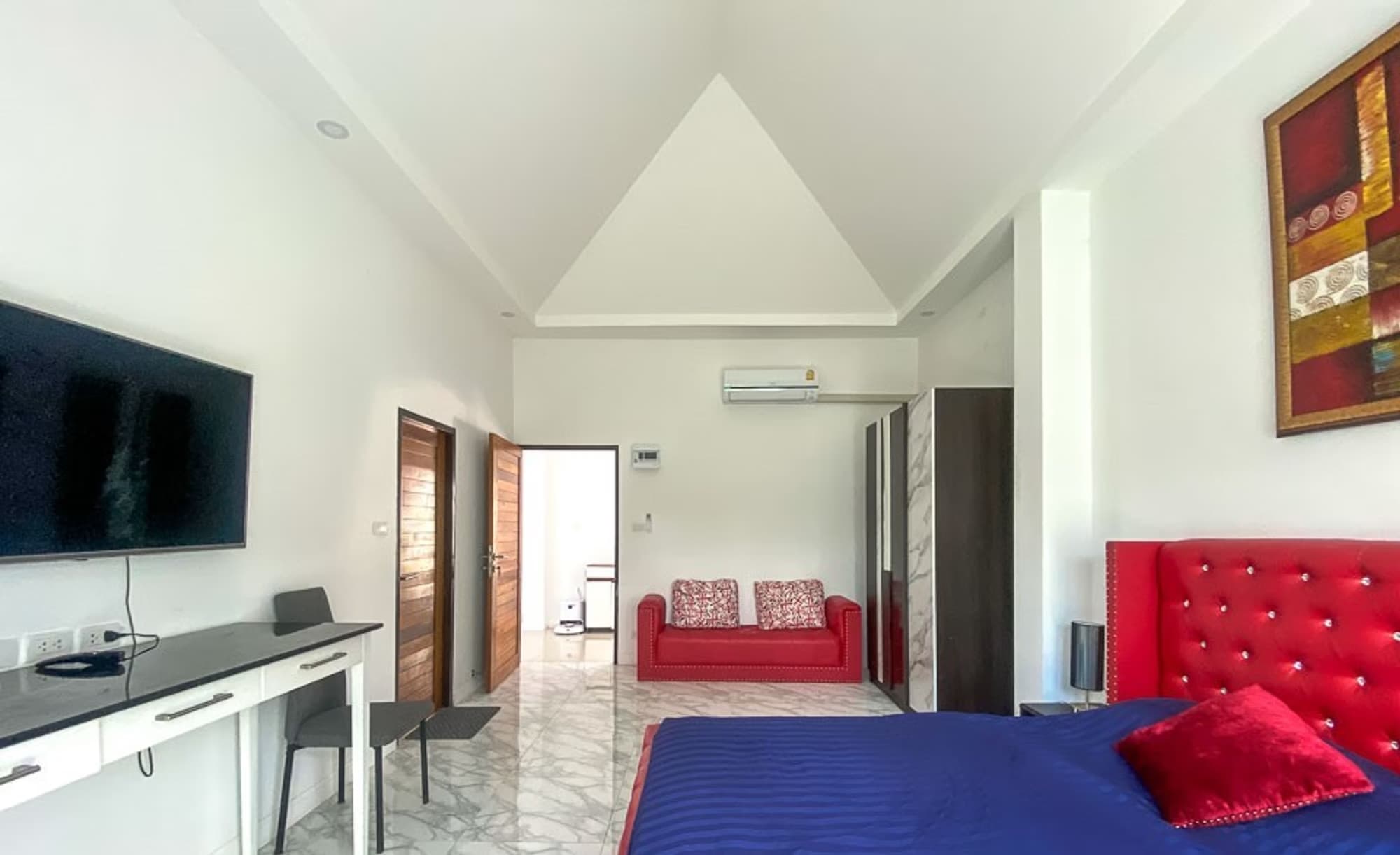 Pool Villa 6 Bedroom House for Rent, Sale in Nong Han - Image 3