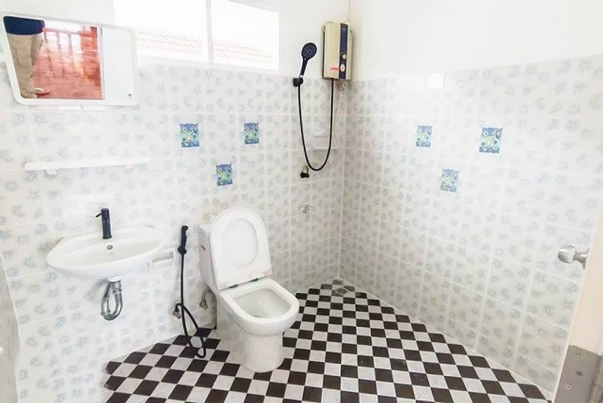 3 Bedroom House - Image 5
