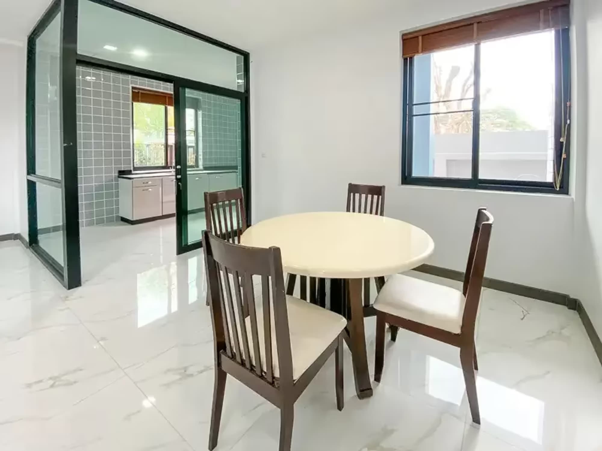 5 Bedroom House - Image 17