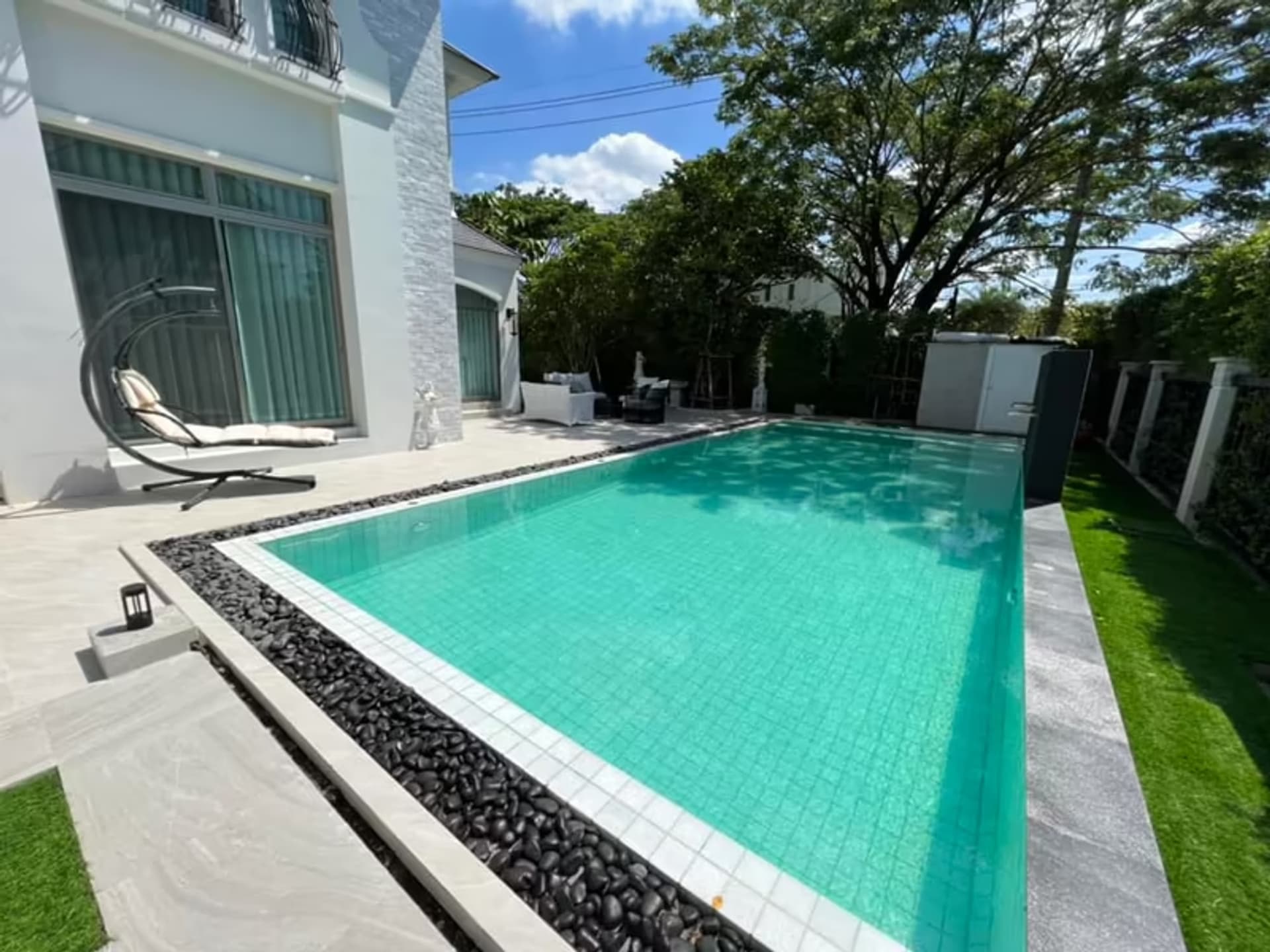 5 Bedroom House - Image 2