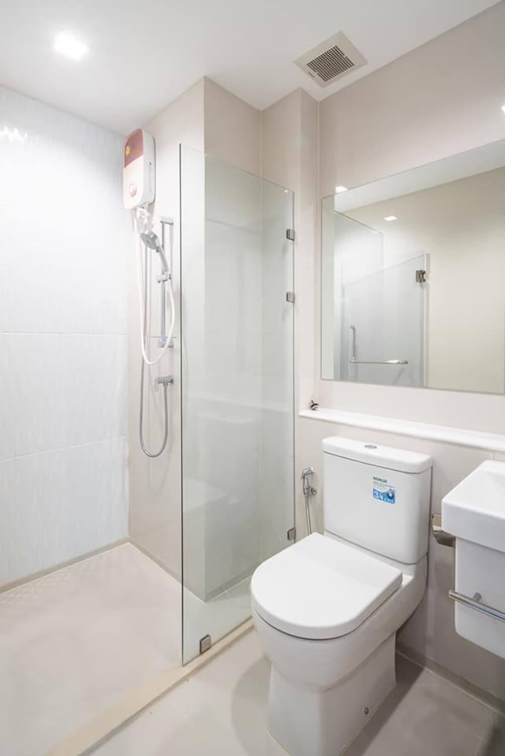 Condo for Rent at Life One Wireless - Image 5