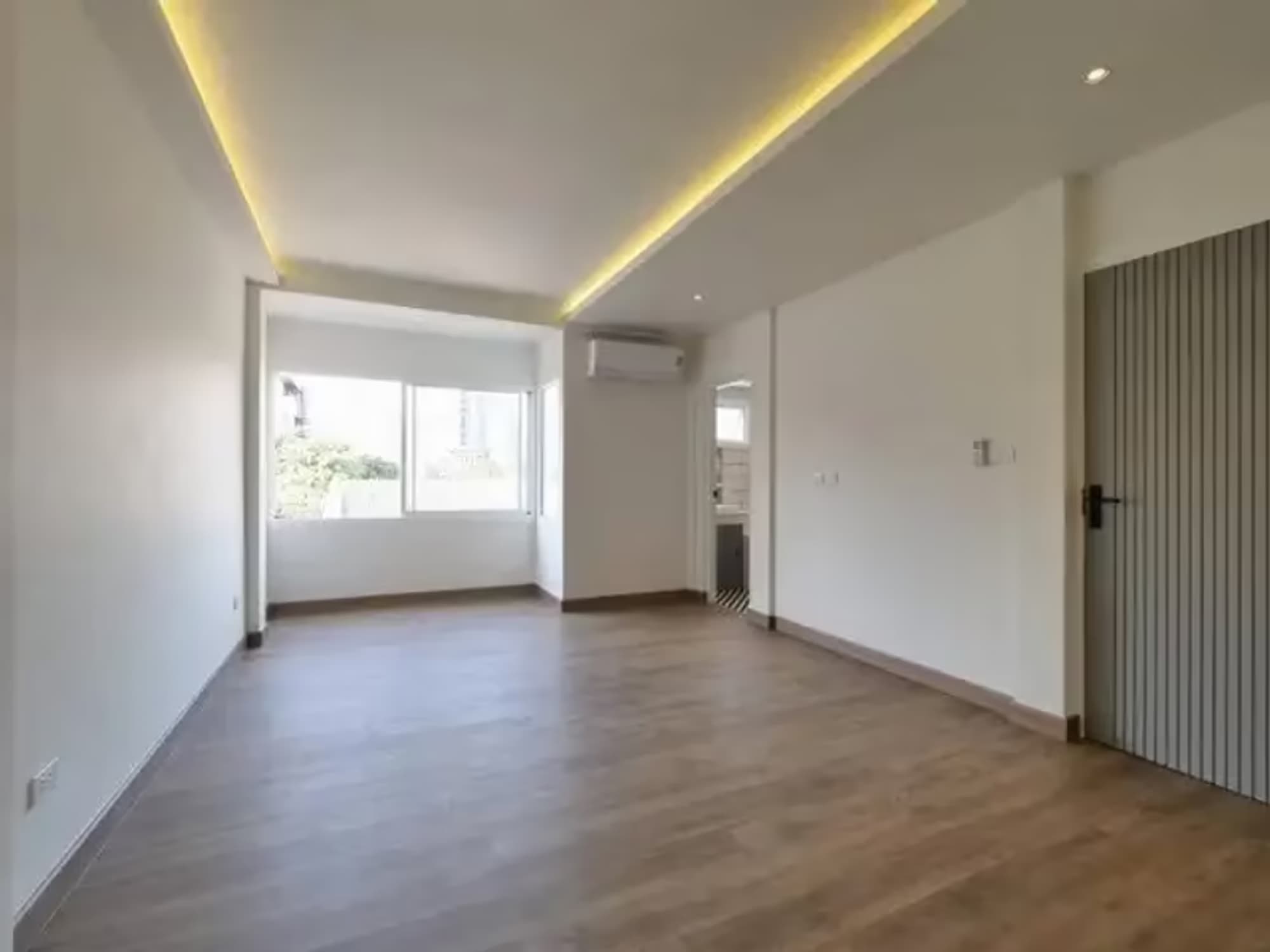 4 Bedroom House - Image 12
