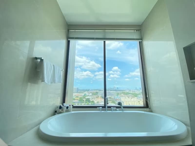 1 Bedroom Condo
