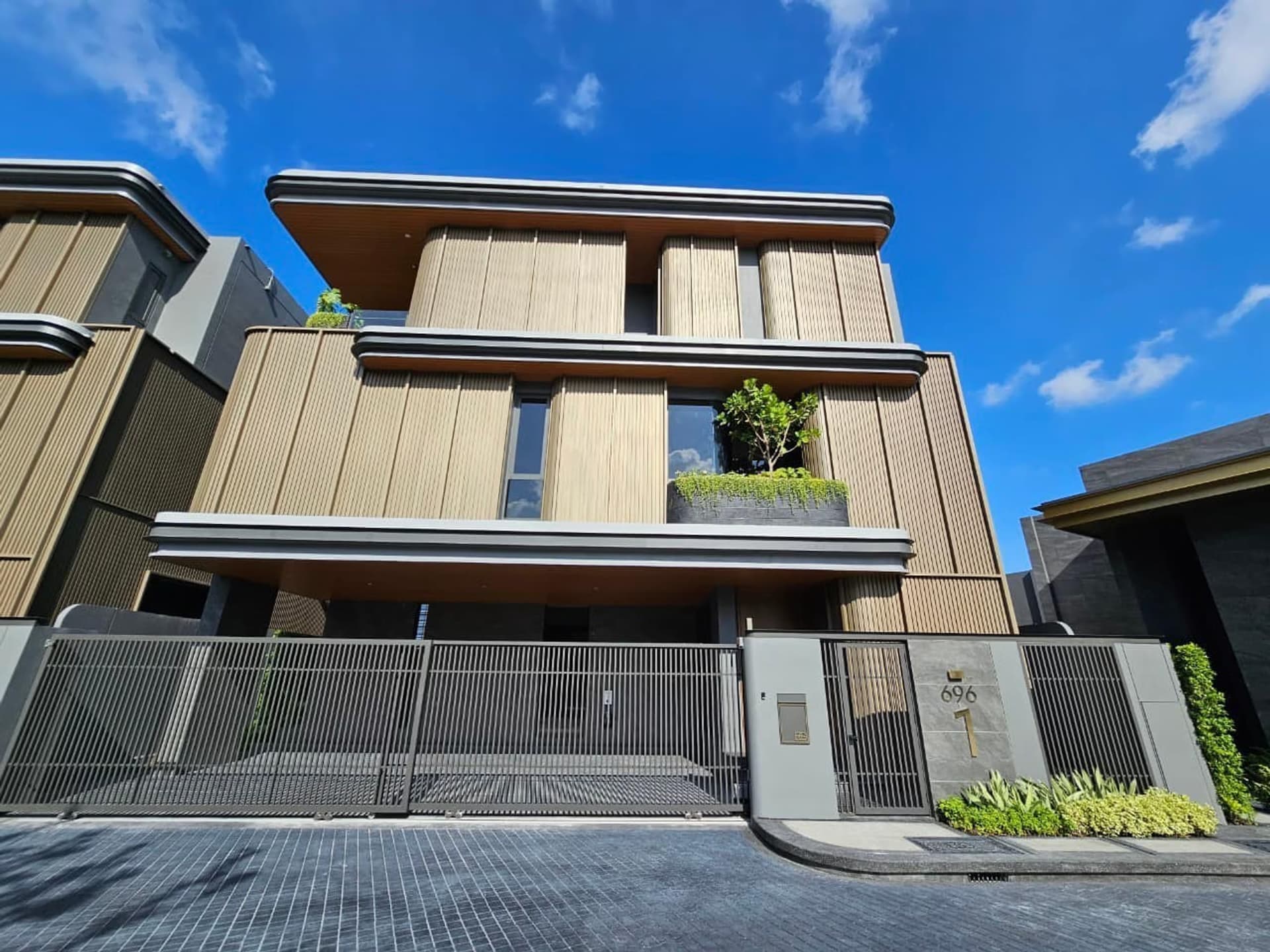 House for Rent, Sale at BuGaan Rama 9-Meng Jai - Image 1