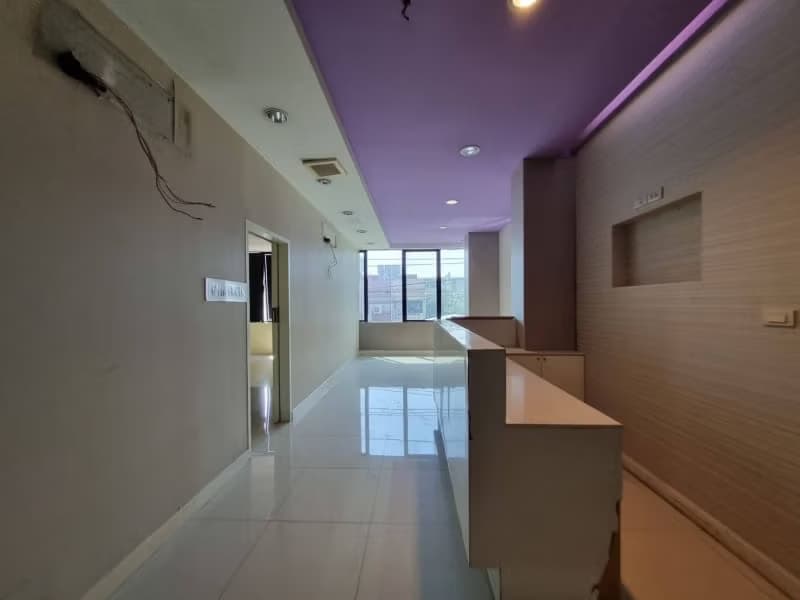 Commercial for Rent in Khlong Toei