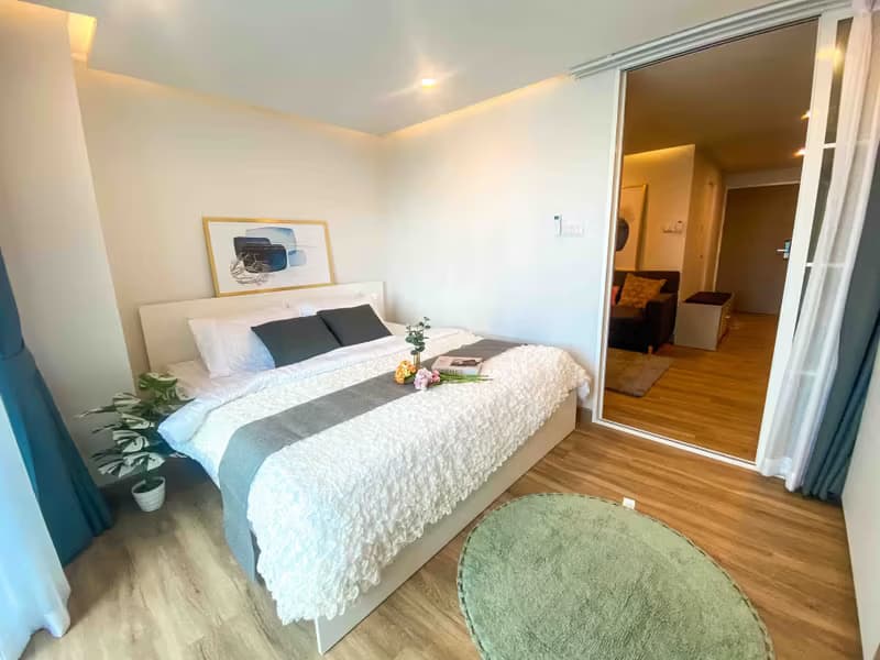 1 Bedroom Condo