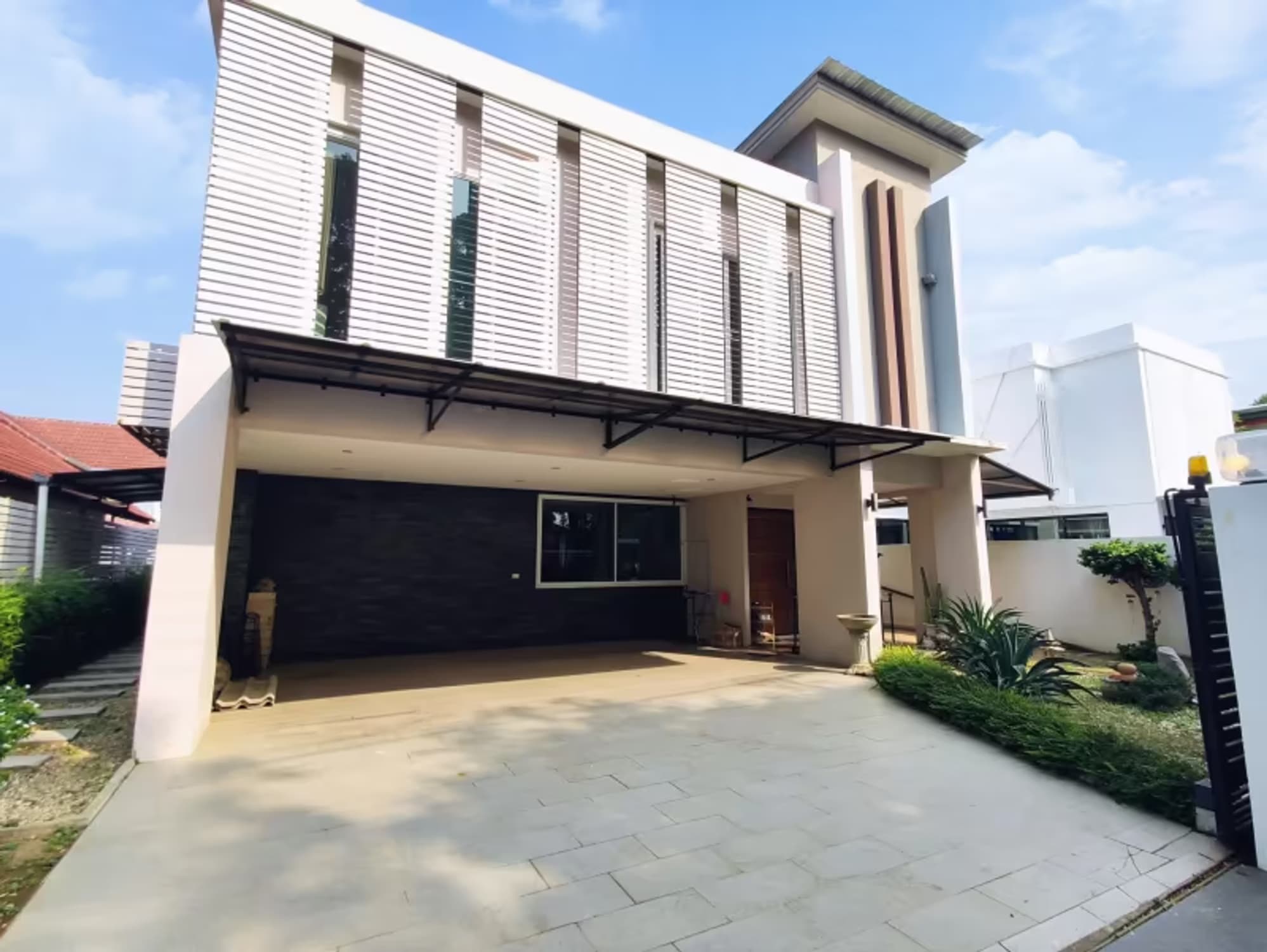 3 Bedroom House - Image 15