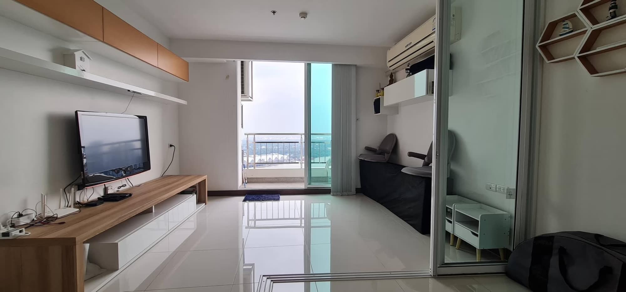 Condo for Sale at Supalai Prima Riva - Image 1