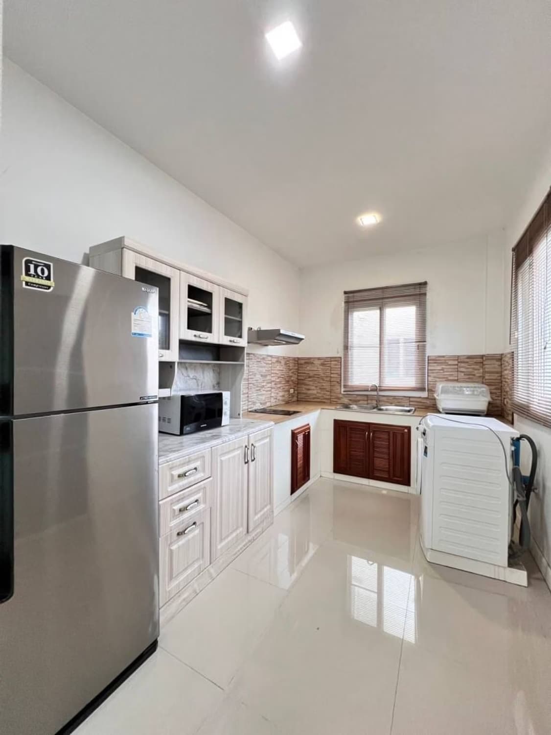 3 Bed House for Rent in San Sai - Image 4