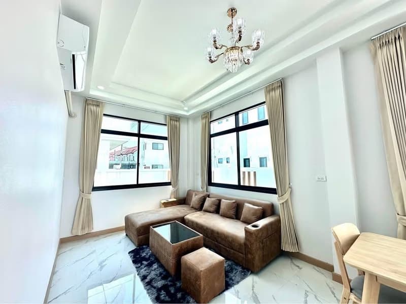 4 Bed House for Rent in Mueang Chiang Mai