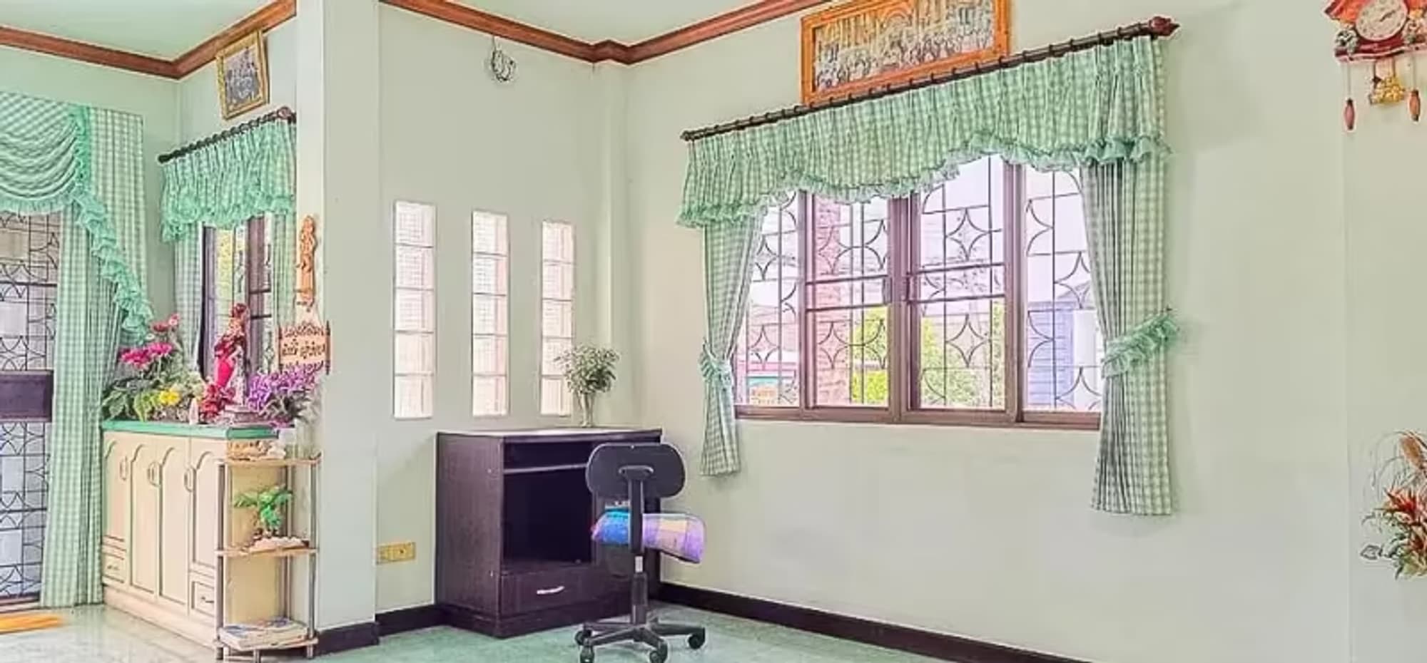 4 Bedroom House - Image 1
