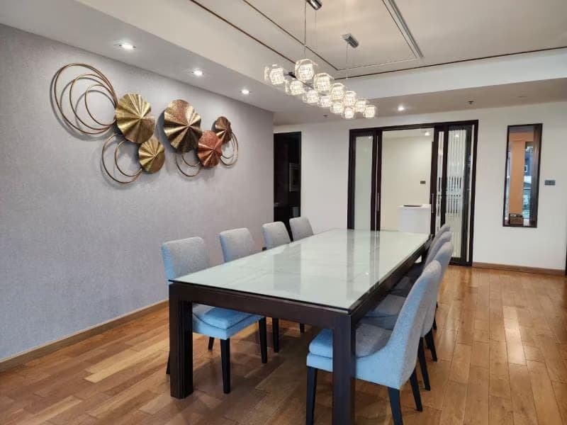 4 Bed Condo for Rent in Khlong Toei