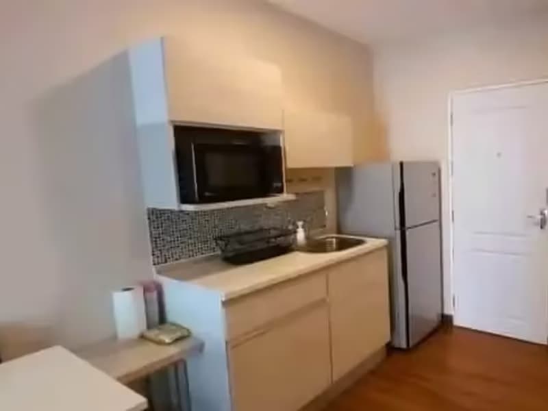 1 Bedroom Condo