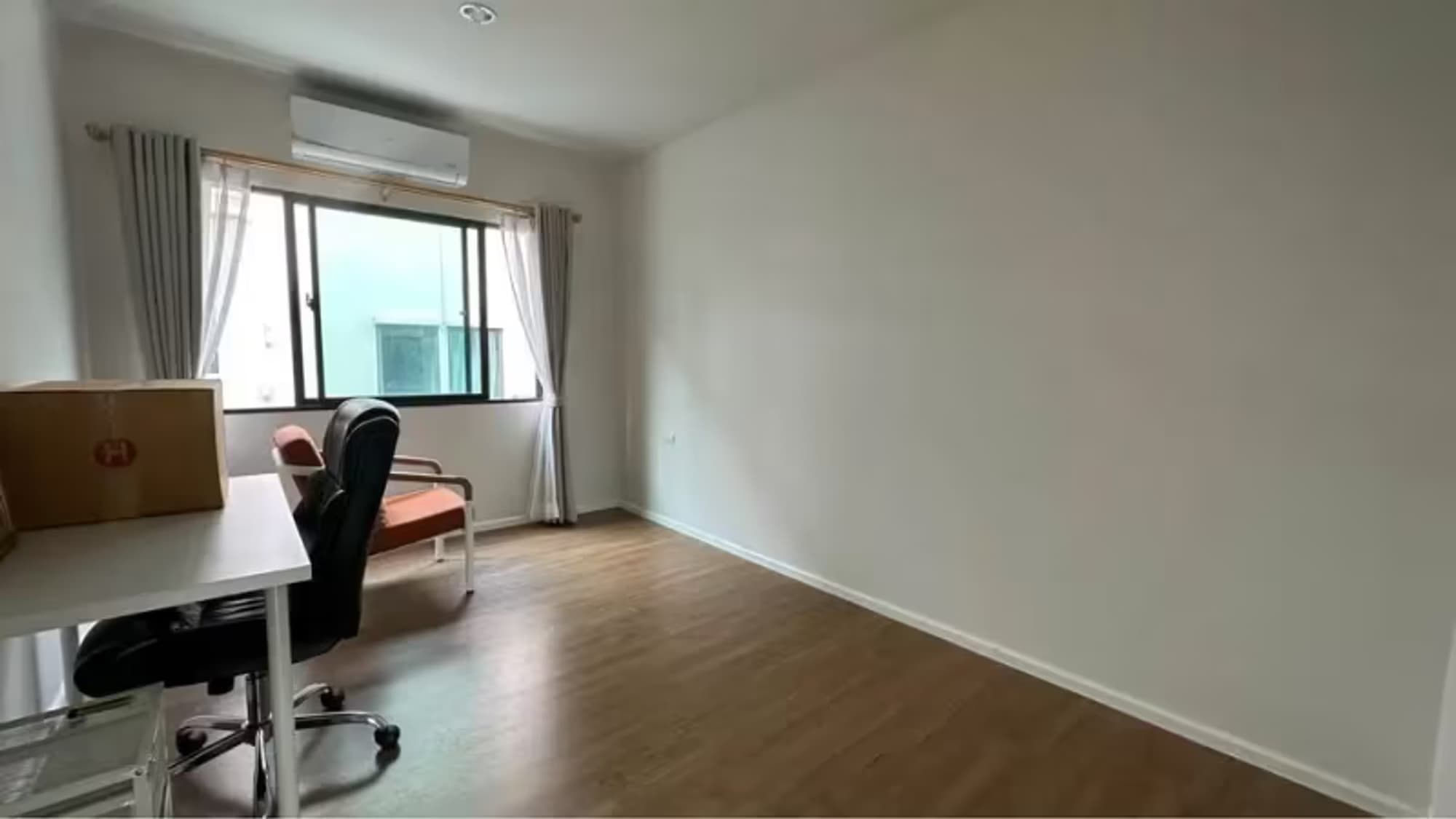 House for Rented at Baan Klang Mueang Bangna-Wongwaen - Image 6