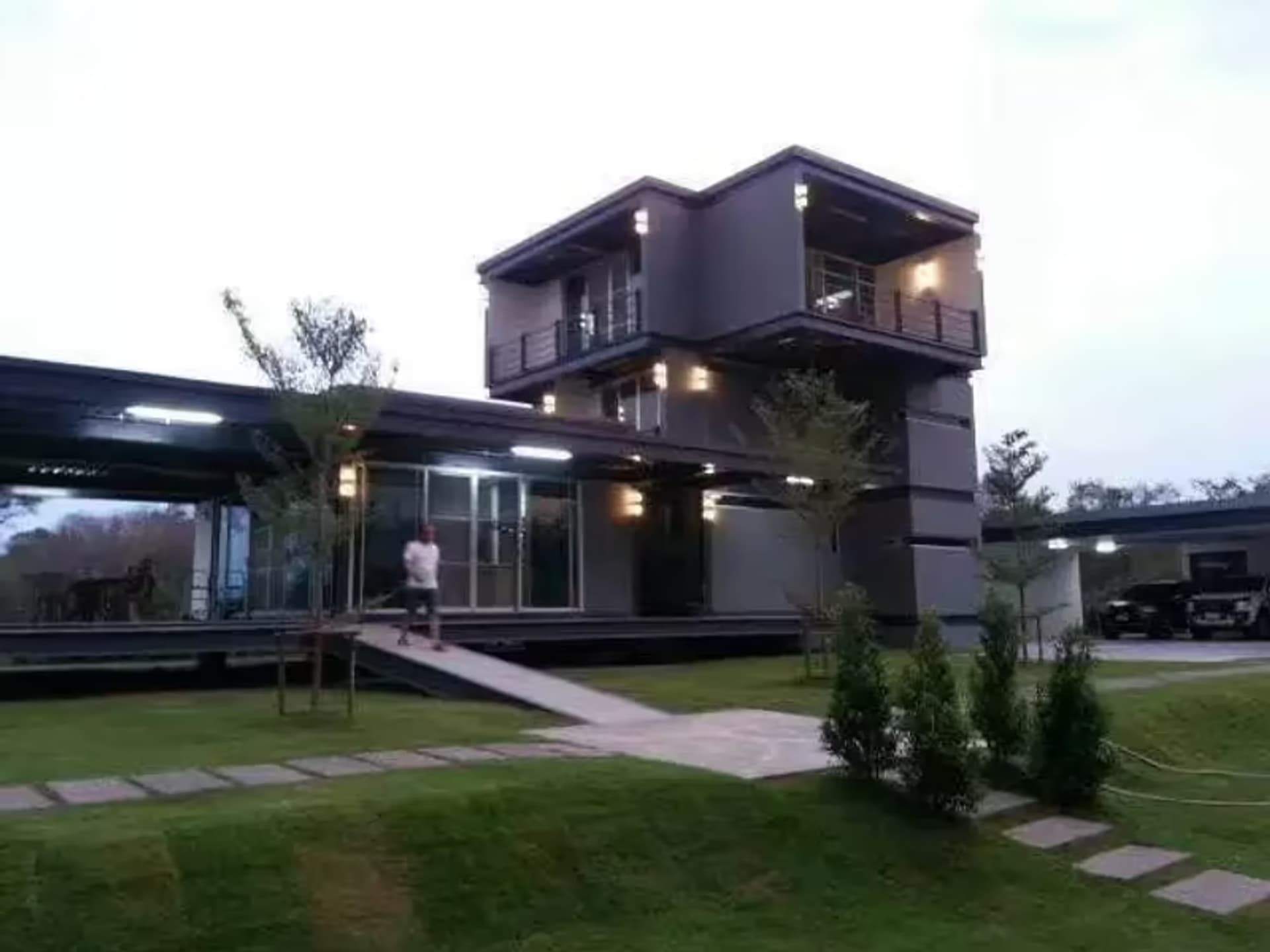 4 Bedroom House - Image 2