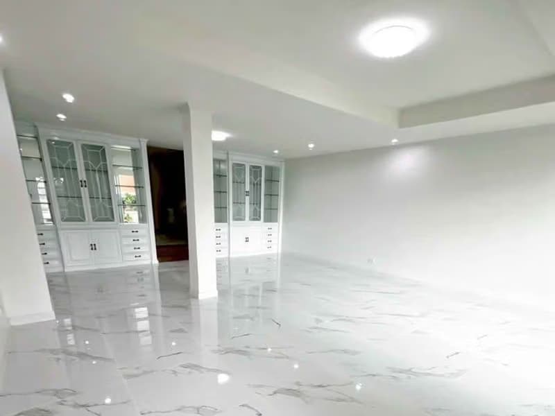 4 Bed Townhouse for Rent and Sale in Yan Nawa