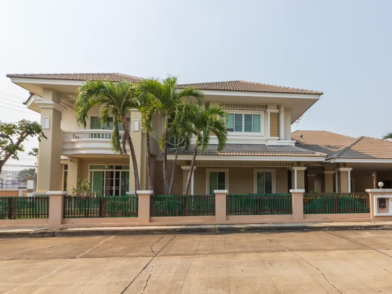 5 Bed House for Rent and Sale in San Sai