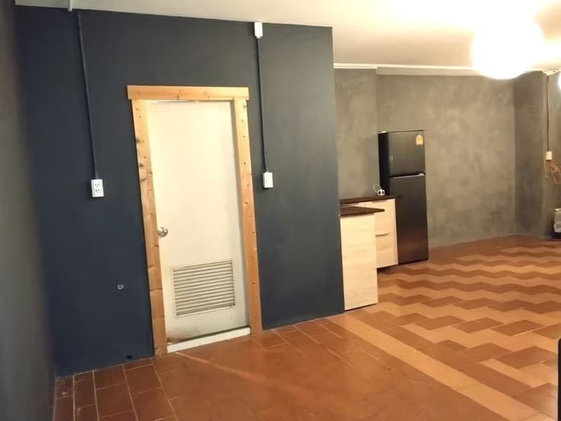 Condo for Sale at Sathorn Suite