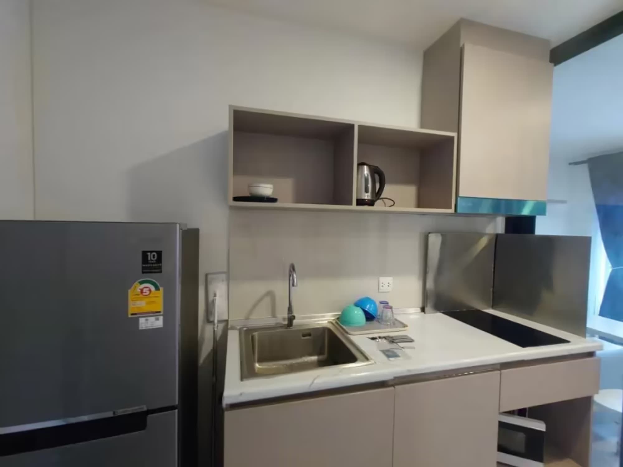 1 Bedroom Condo - Image 9
