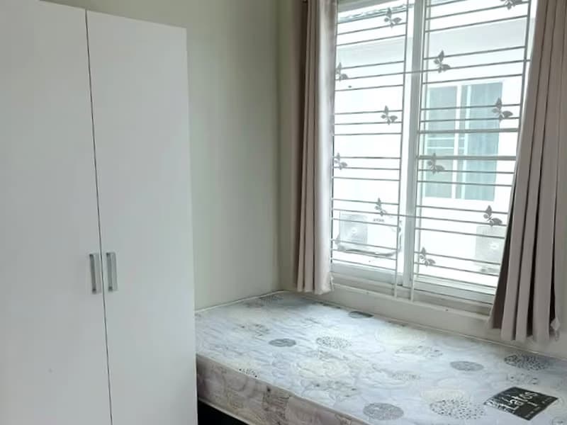 3 Bed Townhouse for Rent in Saraphi