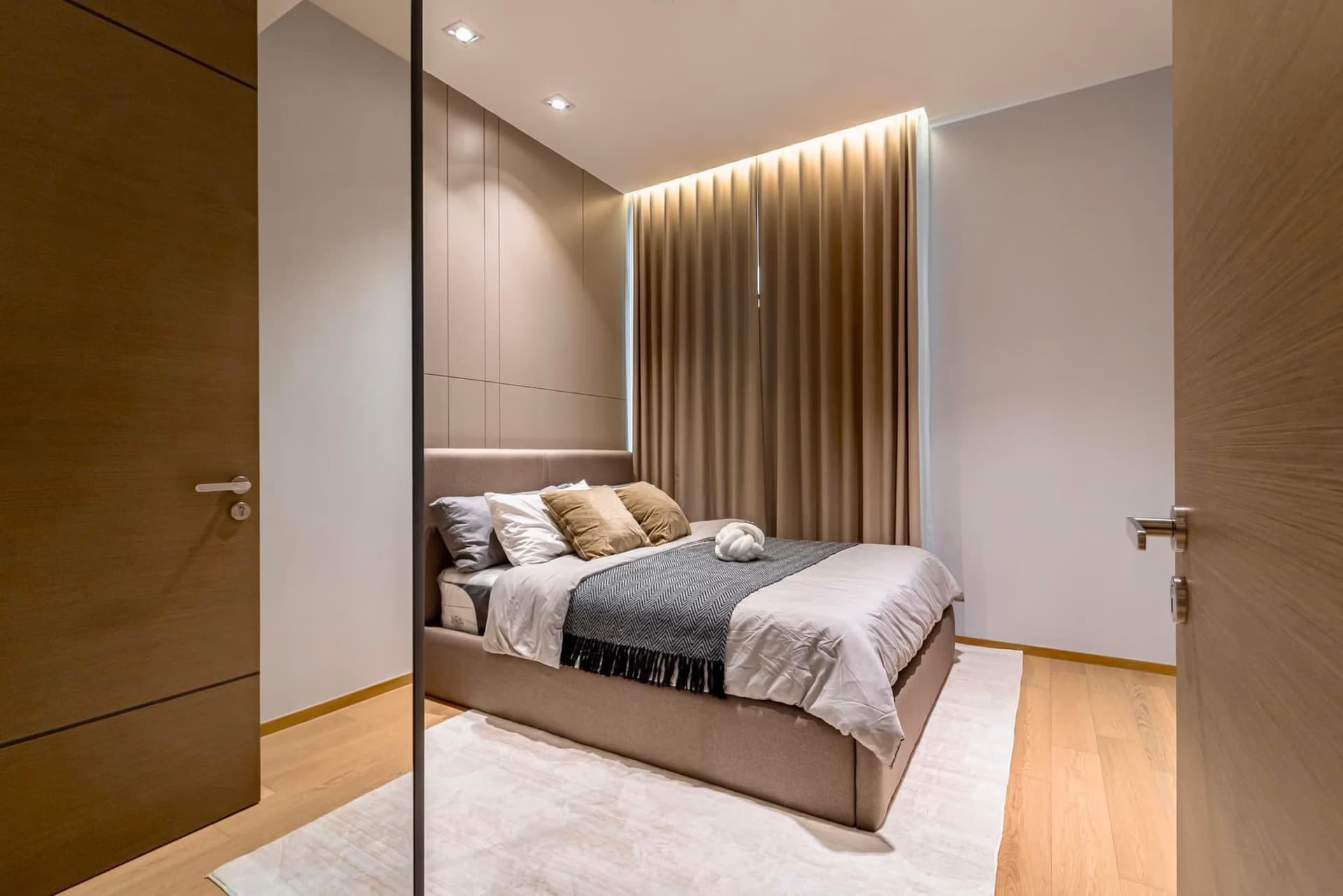 2 Bed Condo for Rent and Sale  Near Chit Lom BTS - Image 8