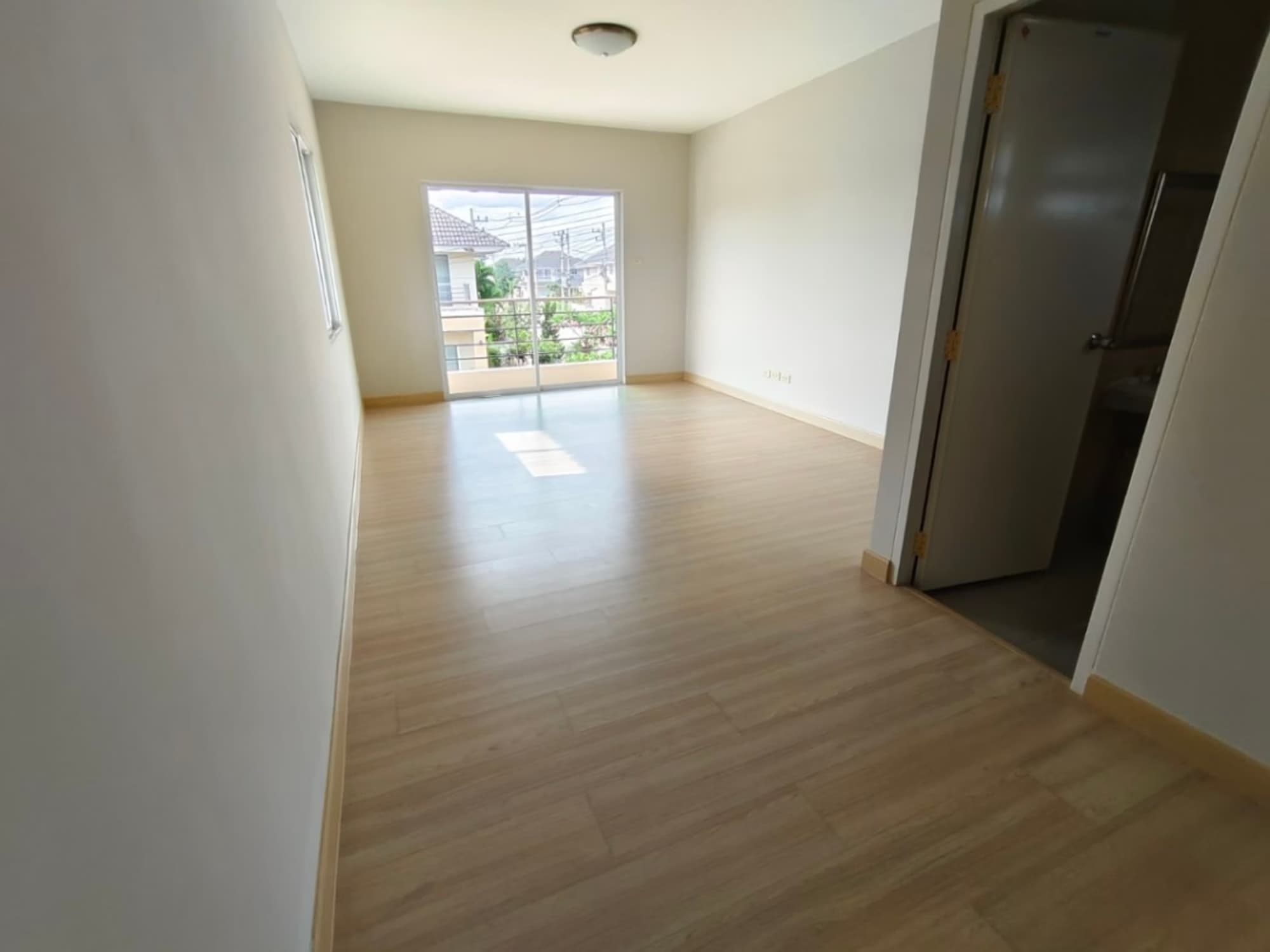 3 Bed House for Sale in Mae Rim - Image 2